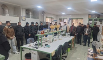 پل میان دانش و عمل در کشاورزی؛ بازدید آموزشی از آزمایشگاه تحقیقات خاک، آب و گیاه